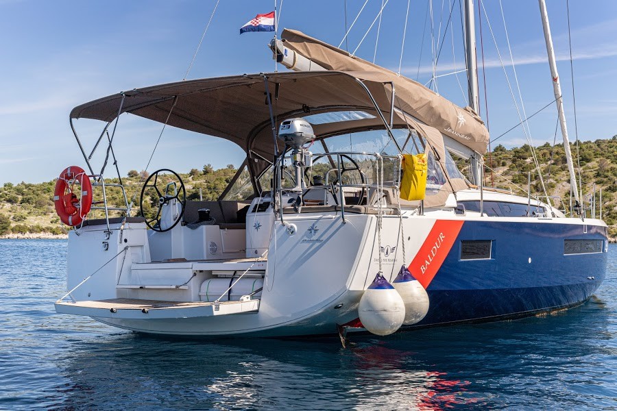 marina kremik yacht charter